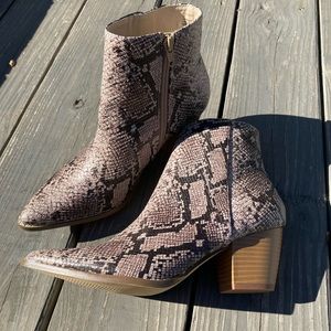 Free People Going West Boot Snakeprint Sz 8
